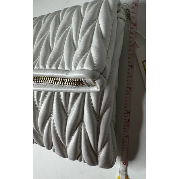 Urban Expressions Ivory Quilted Wristlet - Picture 12 of 13